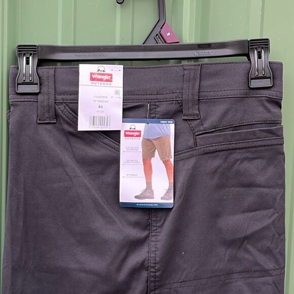 Men's Outdoor Performance Zip Cargo Short with UPF 50+ Size 46 - Picture 2 of 11